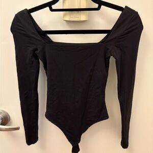 Aritzia Babaton Square Neck Bodysuit